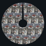 French Bulldog Winter Wonderland Christmas Joy Polyester Weihnachtsbaumdecke<br><div class="desc">Dieses festliche Design spiegelt den fröhlichen Geist der Urlaubssaison wider und besticht durch ein hübsches Jungtier mit einer Weihnachtsmannmütze. Der Hund ist eingebettet in ein winterliches Wunderland, mit einem Schneemann, einem dekorierten Weihnachtsbaum und wunderschön verpackten Geschenken. Schneeflocken fallen sanft ab und geben der Szene eine magische Touch, während die lebhaften...</div>