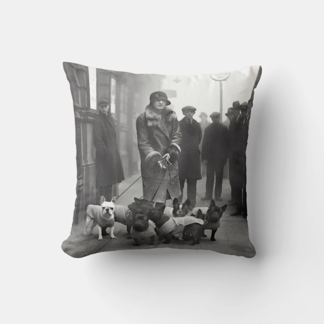 French Bulldogs Vintage Dog Walker Throw Pillow Kissen (Vorderseite)