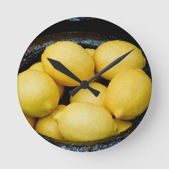 Fresh Lemons Runde Wanduhr (Vorderseite)