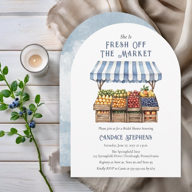 Fresh off Market Farm Stand Brautparty Einladung ("She Is Fresh Off The Market" Farm Stand with Blue White Striped Awning Bridal Shower Invitation)