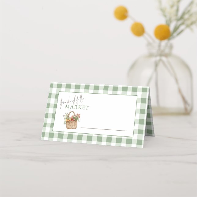 Fresh off Market Sage Gingham Bridal Shower  Platzkarte (Vorderseite)
