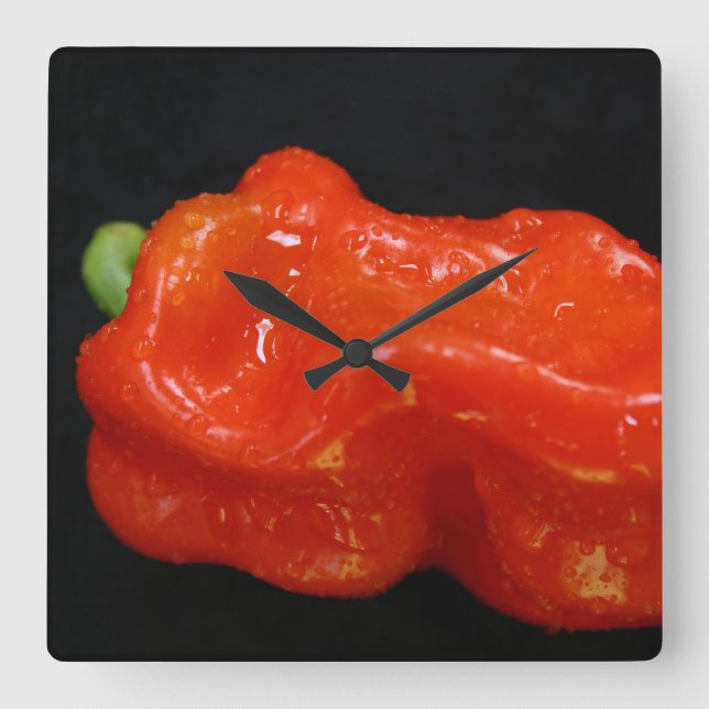 Fresh Red Bell Pepper Quadratische Wanduhr (Vorderseite)