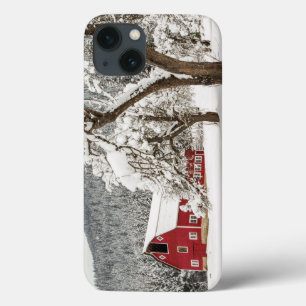 Fresh snow on Red Barn Case-Mate iPhone Hülle