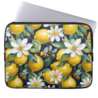 Fresh Yellow Lemons With Busy Bees & White Blooms Laptopschutzhülle