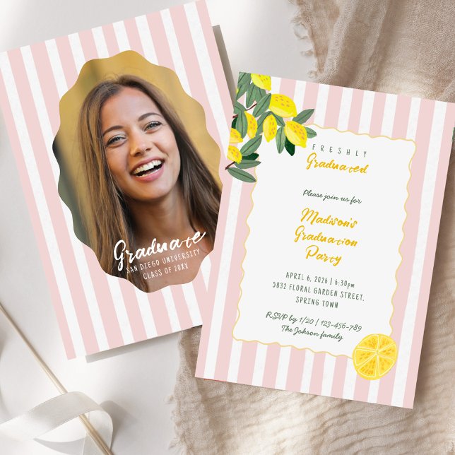Freshly Graduated Lemon Stripe Graduation Party Einladung (Freshly Graduated Lemon Stripe Graduation Party Invitation)