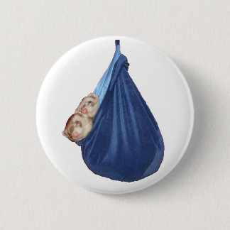 Frettchen im a-Schlafsack-Knopf Button