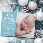 Freude Elegant Baby Boy Foto Blauer Weihnachten<br><div class="desc">Ein eleganter Engel sitzt über den Weihnachts-Texten-Wörtern von O Heilige Nacht auf dieser wunderschönen Baby-Blue-Urlaubskarte. Ein Nervenkitzel der Hoffnung,  die müde Welt freut sich. Freuen Sie sich auf diese hübsche religiöse Geburtskarte mit herrlicher Kalligraphie und Ihrem neugeborenen Foto auf der Vorder- und Rückseite. Eine wunderbare Christliche Kindergeburtskarte Weihnachtskarte.</div>