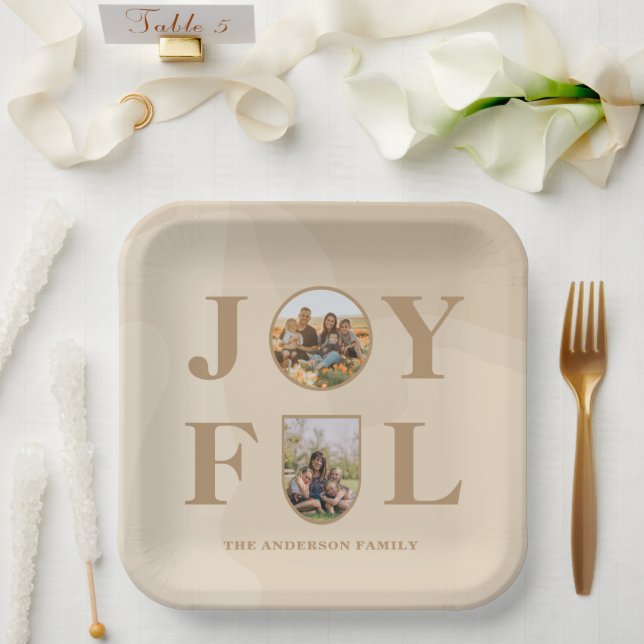 Freude | Modernes Minimalistisches Beige Arch Zwei Pappteller (Hochzeit)