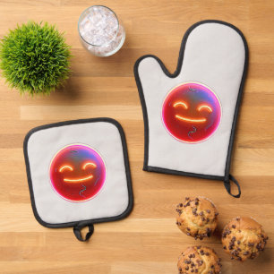 Freude strahlen: Digitales Emoticon Ofenhandschuh & Topflappen-Set