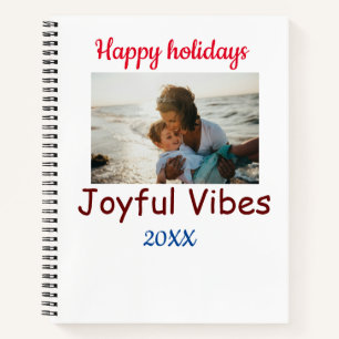 Freuen Sie sich auf glückliche Ferien und familiär Notizbuch