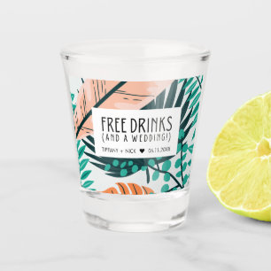 Freuen Sie sich auf sonnige Getränke und eine Gast Schnapsglas