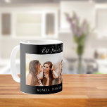 Freunde heißen für immer schwarzes Foto Kaffeetasse<br><div class="desc">Ein Geschenk für Ihre besten Freunde zum Geburtstag,  Weihnachten oder ein besonderes Ereignis. White text: Best Friends Forever,  geschrieben mit einem trendigen handgeschriebenen Stil Skript. Personalisieren und verwenden Sie Ihr eigenes Foto und Ihre eigenen Namen. Ein schicker schwarzer Hintergrund.</div>