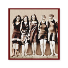 Freunde in Badekostümen