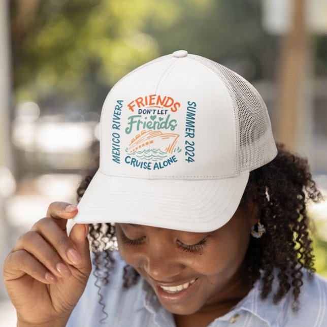 Freunde Reisende Kreuzfahrt Kabine Tür Truckerkappe (Von Creator hochgeladen)