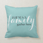 Freunde und Familie treffen sich hier Throw Kissen<br><div class="desc">Hallo und willkommen. Ein schönes Angebot mit Standardtext "Friends & Family Gather Here" ergänzt jedes Sofa.</div>