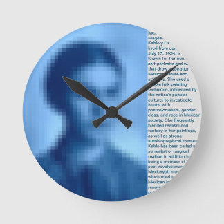 FRIDA KAHLO PIXELED BIOGRAFIE CLOCK BLUE RUNDE WANDUHR