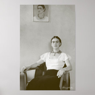 Frida Kahlo Sitzplatz mit Frida-Malerei Poster