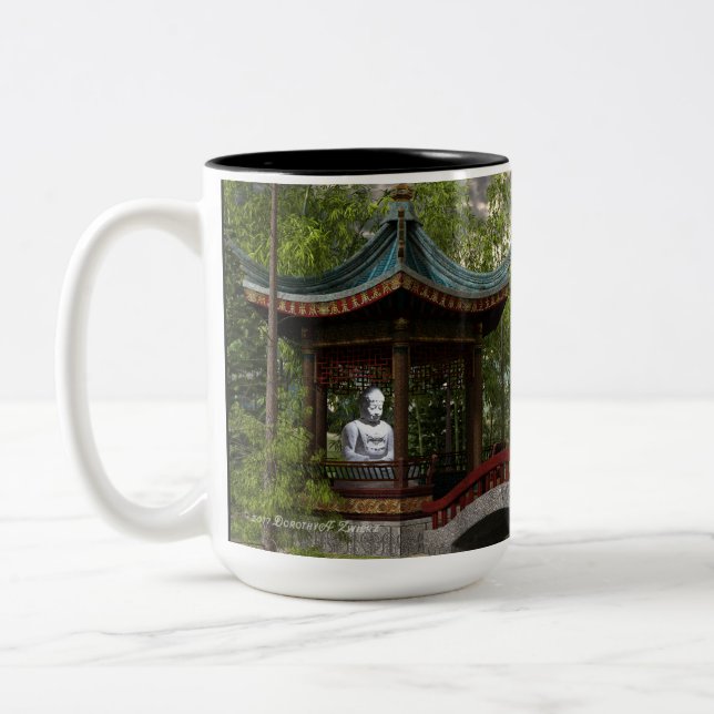 Frieden aus, Buddha-Zitat Zweifarbige Tasse (Links)