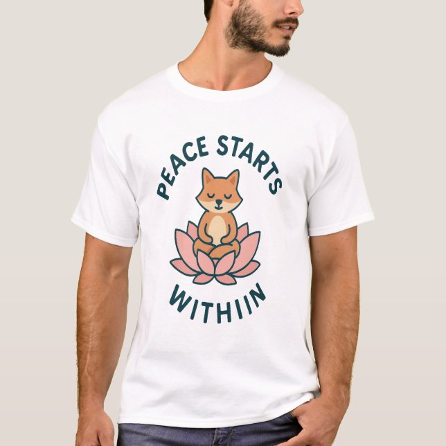 Frieden beginnt innen - Meditierender Fuchs  T-Shirt (Vorderseite)