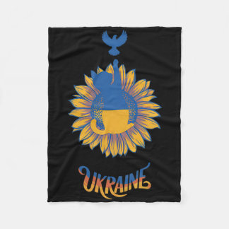 Frieden In Der Ukraine Taube Und Katze Stehen Mit  Fleecedecke