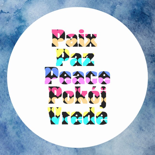 Frieden in vielen Sprachen - ein leuchtendes Herz Runder Aufkleber (A sticker that says peace in a variety of languages with a colorful heart pattern)