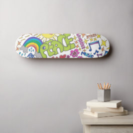 Frieden, Liebe, Freude. Retro-Hippie-Flasche der 6 Skateboard