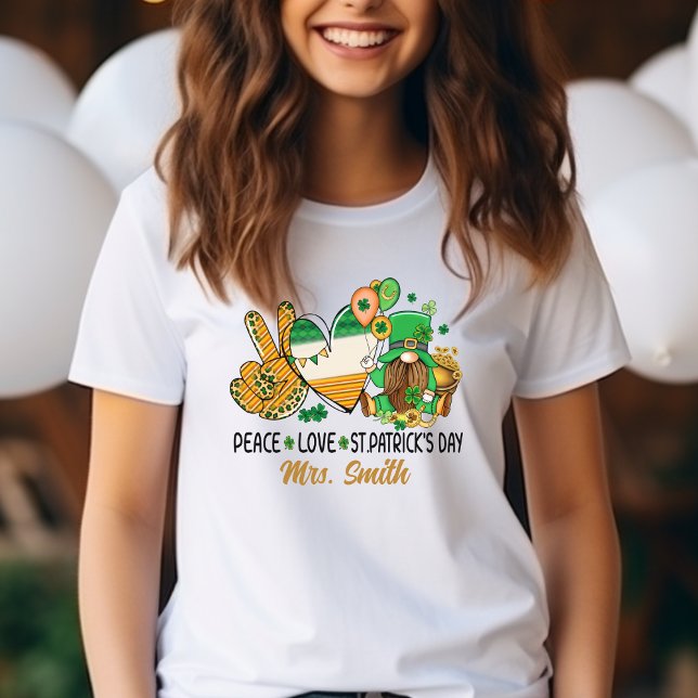 ✌️ Frieden, Liebe, St. Patrick's Day! Personalisie T-Shirt (Von Creator hochgeladen)