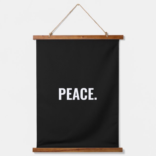 Frieden Schwarz-Weiß-Text minimalistisch Anti-Krie Wandteppich Mit Holzrahmen (Vorderseite)