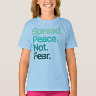 Frieden verbreiten statt grüne Typografie fürchten T-Shirt