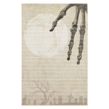 Friedhofs-Vollmond und Skelett-Hand