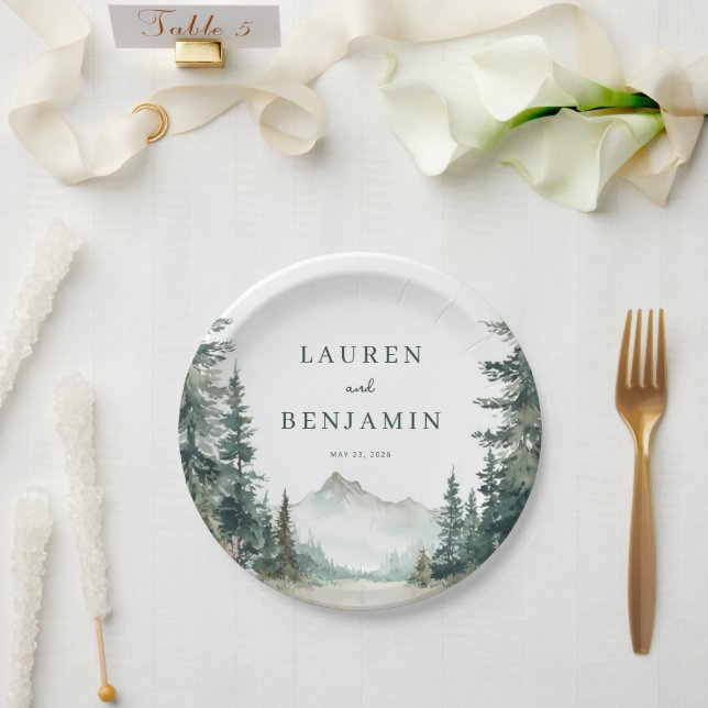 Friedliche grüne Wasserfarben-Gebirgslandschaft Pappteller (Hochzeit)