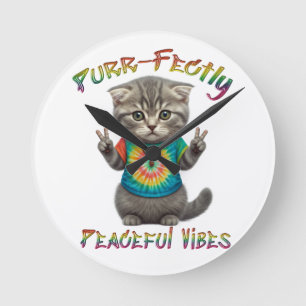 Friedliche Hippie Boho Kitten Vibes Runde Wanduhr