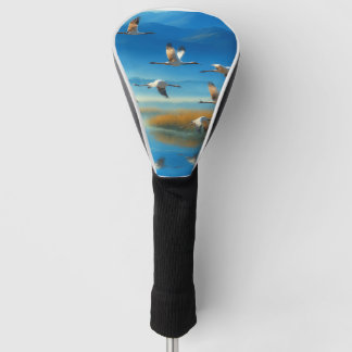 Friedliche Naturseelandschaft mit fliegendem Krani Golf Headcover