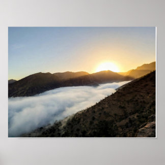 Friedliche Schafe beim Grasen bei Sonnenuntergang  Poster