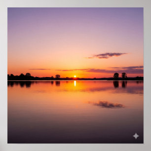Friedlicher Sonnenuntergang am See Poster