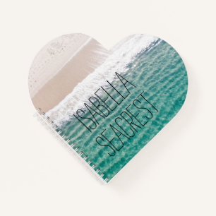 Friedlicher Strand mit Ihrem Namen Notizbuch