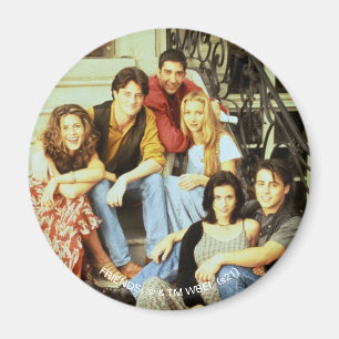 FRIENDS™ Cast sitzt auf der Treppe Magnet