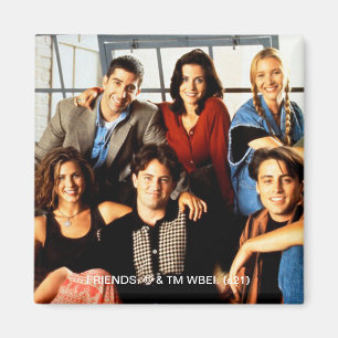 FRIENDS™ Cast sitzt in Monicas Wohnung Magnet