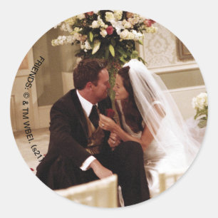 FRIENDS™   Chandler & Monica Heirateten Runder Aufkleber