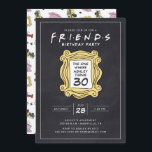 FRIENDS™ | Halbpension 30. Geburtstag Einladung<br><div class="desc">Feiern Sie Ihren 30. Geburtstag mit dieser FRIENDS™-thematischen Einladung, die mit einem Chalkboard-Design, das von der berühmten TV-Show inspiriert wurde, besticht. Personalisieren Sie es mit Ihren Party-Details, um eine unvergessliche Einladung zu schaffen, die Fans der Serie begeistern wird. Ideal, um eine Touch der Nostalgie der 90er Jahre zu Ihrem Meilenstein-Fest...</div>
