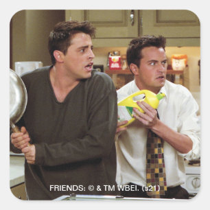 FRIENDS™   Joey & Chandler erschrocken Quadratischer Aufkleber