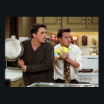 FRIENDS™ | Joey & Chandler Scared Poster<br><div class="desc">Mit dem Joey and Chandler Scared Design erfassen Sie die unglaublich witzig Antik von FRIENDS™. Dieses spielerische Design zeigt Joey und Chandler in einem ihrer klassischen verängstigten Momente und hebt den Spaß und den Charme hervor, der das Duo unvergesslich machte. Perfekt für Fans, fügt es jedem Produkt eine nostalgische und...</div>