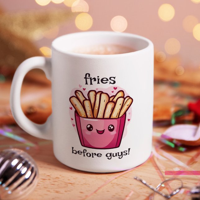 Fries Before Typ Galentines Kaffeetasse (This adorable, customizable mug is the perfect reminder that besties and fries, always comes first.)