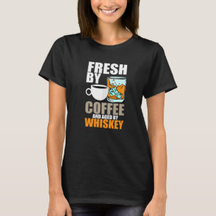 frisch mit Kaffee im Whiskey-Single Malt Bourbo T-Shirt
