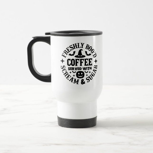Frisch verzauberte Kaffee serviert mit Schrei & Zu Reisebecher (Links)