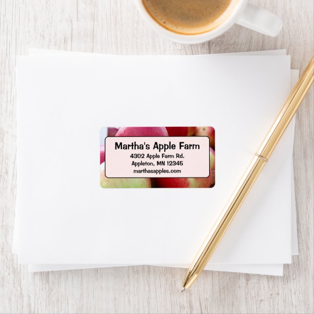 Frischäpfel im Warenkorb am Bauer Adressaufkleber (Insitu)