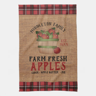 Frische Äpfel 🍎 in einem Vintage- und Karomuster Geschirrtuch