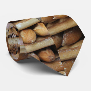 Frische Baguettes auf dem Markt Krawatte