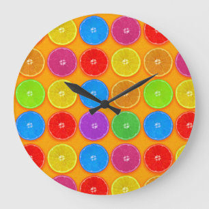 Frische, farbenfrohe Orangenscheiben Große Wanduhr