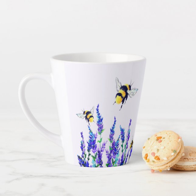 Frische Frühlingsblumen und Tasse der Bienen (Beispiel)